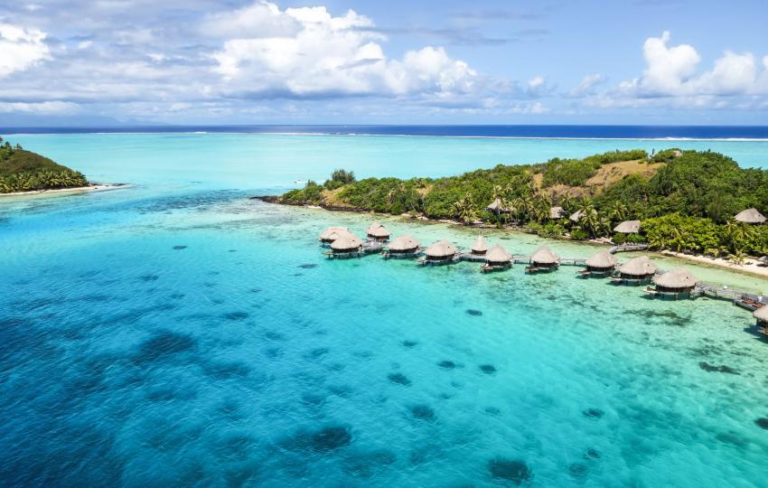 LIVEABOARD DIVING IN French Polynesia